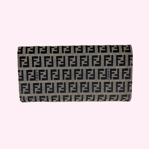 AUTHENTIC Fendi Vintage Zucca Monogram Continental Wallet / Crossbody - Picture 6 of 16